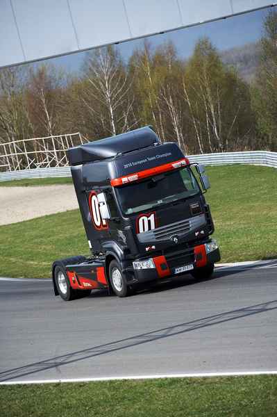 Renault_Trucks_racing_2011_-_600