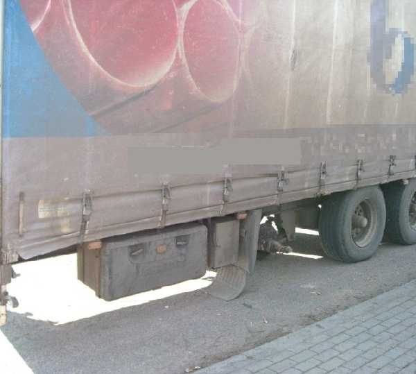 WITD: Ciężarówka z ładunkiem i bez koła