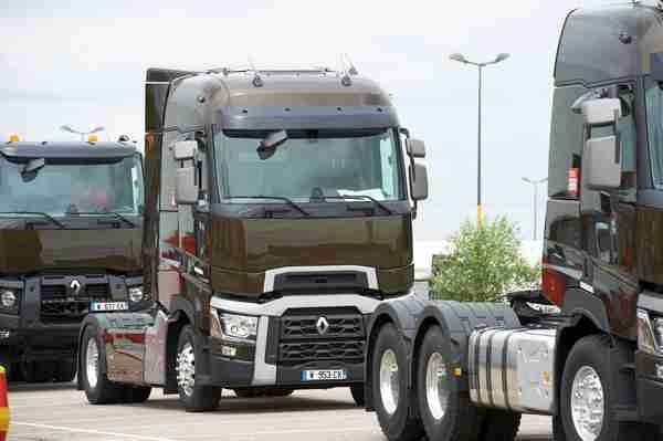 Nowa gama pojazdów dalekobieżnych Renault Trucks