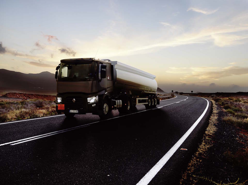 Renault Trucks T Tanker do przewozu materiałów niebezpiecznych