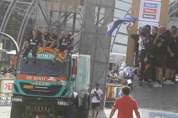 Dakar 2015: dwa pojazdy IVECO w pierwszej dziesiątce na mecie