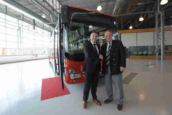 IVECO Bus dostarczy Deutsche Bahn do 710 autobusów Crossway