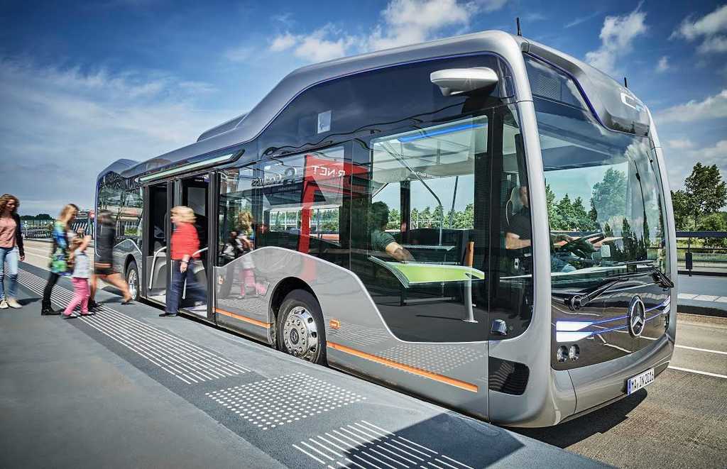 Mercedes-Benz Future Bus - przyszłość w komunikacji miejskiej