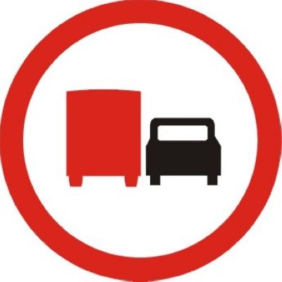 Zakaz wyprzedzania dla ciężarówek na autostradzie