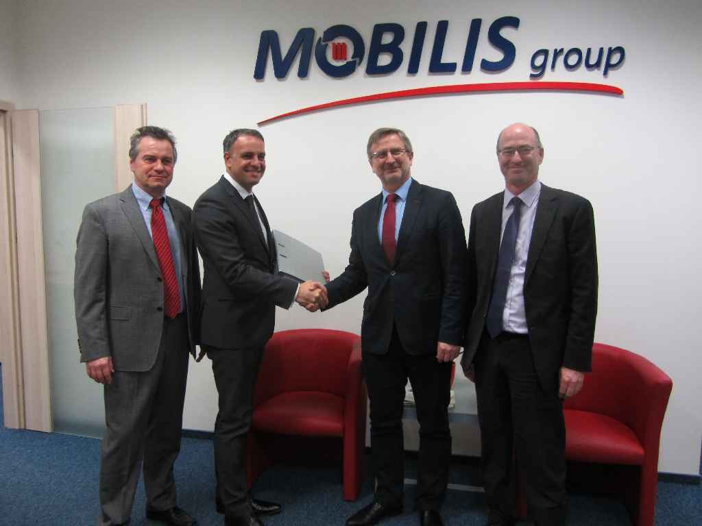 Mercedes-Benz i Mobilis kontynuują współpracę.