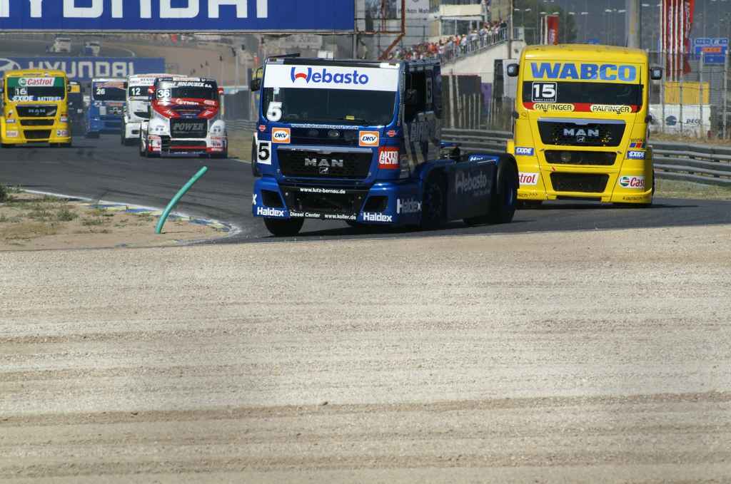 Championship_truck_racing