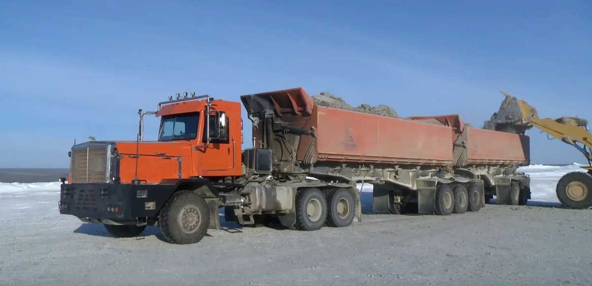 Samochód ciężarowy o DMC 125 ton, Tonar-7502
