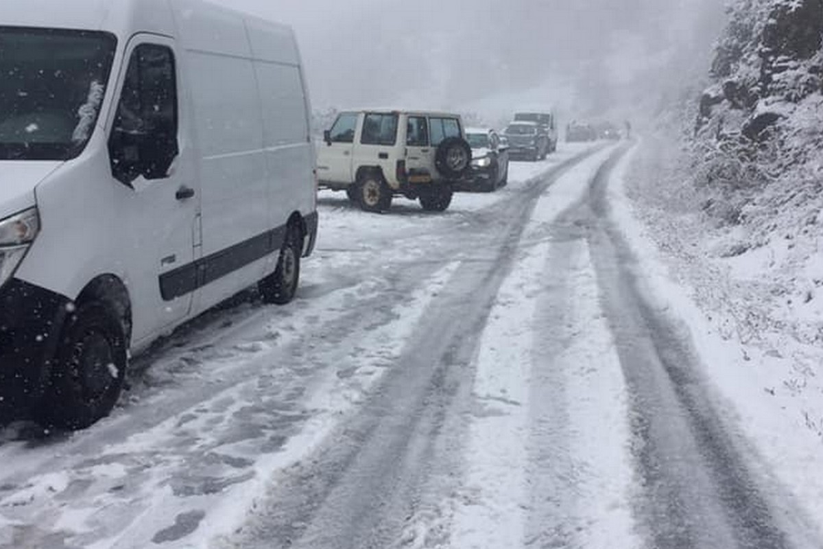 Śnieg na drogach Francji