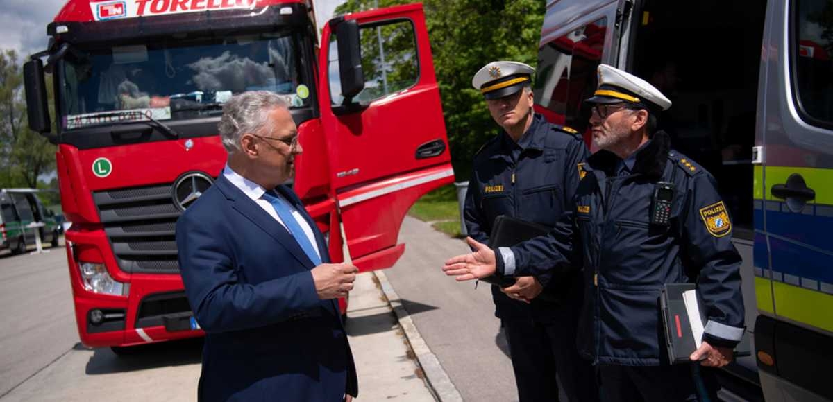 Bawarski minister spraw wewnętrznych poinformował o wzmożonych kontrolach kierowców ciężarówek