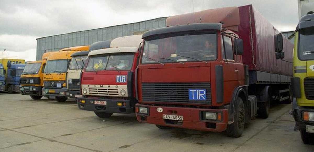 Ciężarówki produkowane za czasów ZSRR, nadal popularne na drogach dzisiejszej Rosji