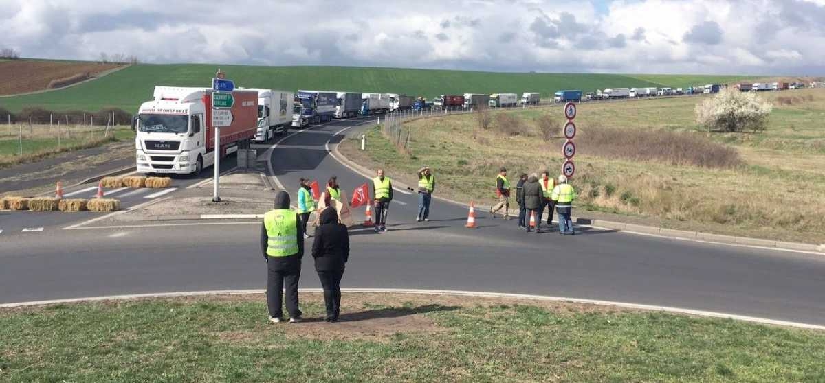 Blokada ciężarówek we Francji