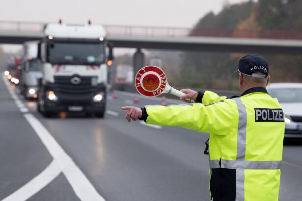 Policyjna kontrola trzeźwości kierowców samochodów ciężarowych