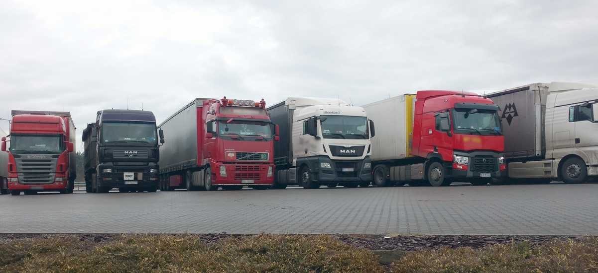 Ciężarówki parking Polska