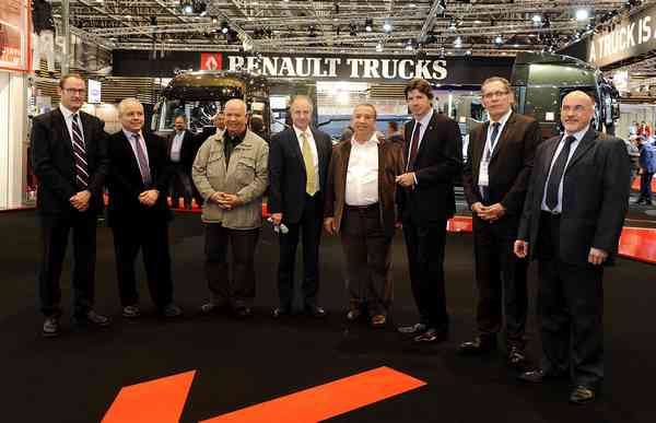 Renault Trucks przekazuje kluczyki do pierwszych egzemplarzy modelu T