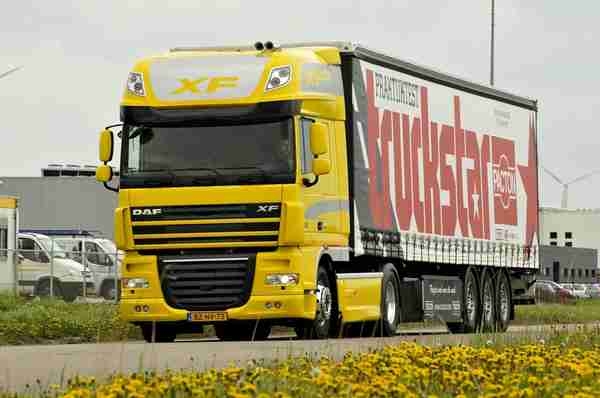 DAF XF105 jest &quot;Ciężarówką roku 2012&quot; magazynu Truckstar