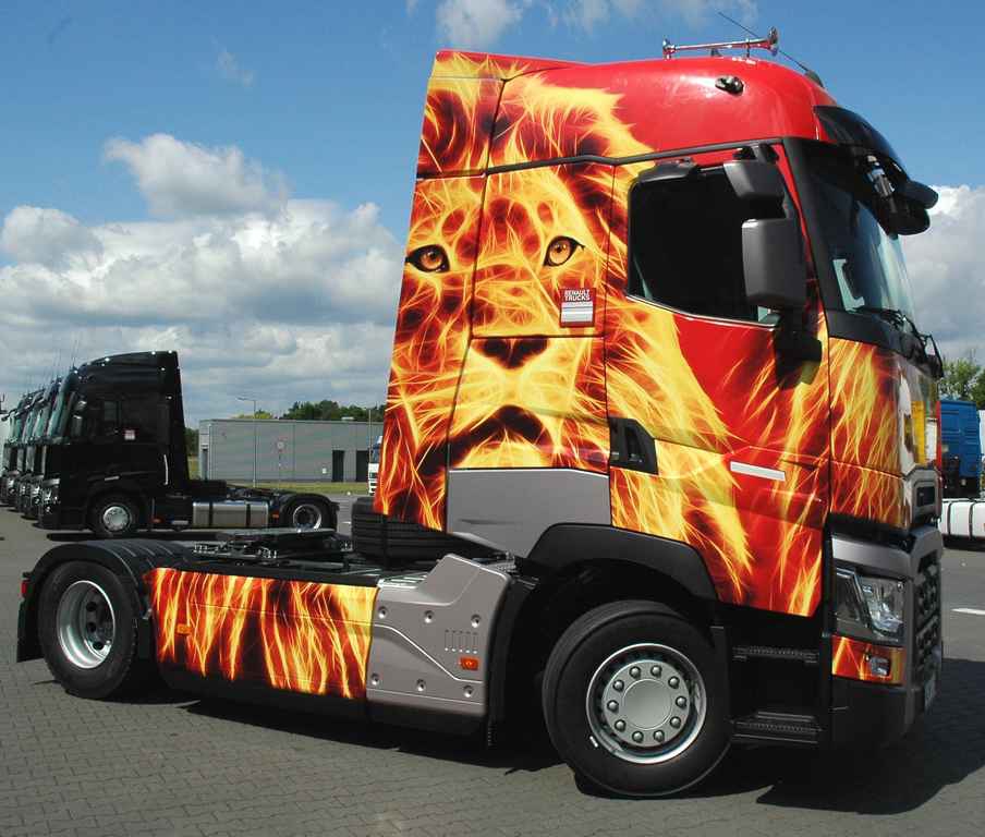 Lew dołącza do karawany Renault Trucks